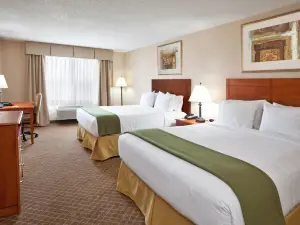 Holiday Inn Express & Suites Bay City
