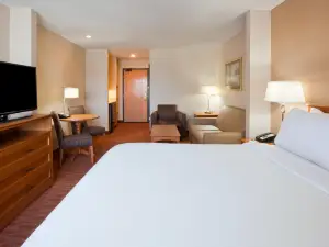 Holiday Inn Express & Suites Worthington by IHG