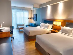 Holiday Inn Express & Suites Vaudreuil - Dorion