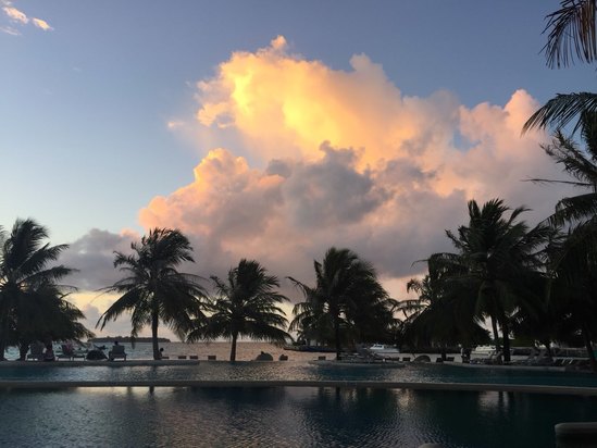 马尔代夫康杜玛假日酒店度假村预订及价格查询