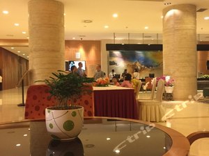 曲靖中共麒麟区建设局纪律检查委员会附近五星