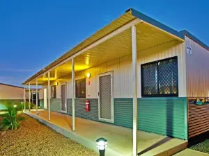 Karratha Lodge Twa