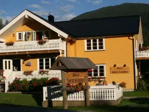 Dalen Bed & Breakfast
