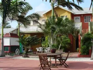 Cunucu Villas - Aruba Tropical Garden Apartments