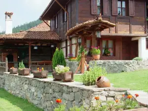 Hadji Neikovi Guest Houses