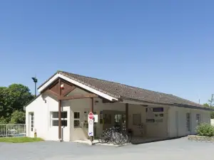 愉悅港露營飯店