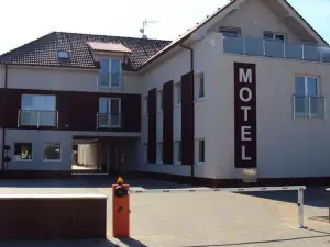 Motel Senec
