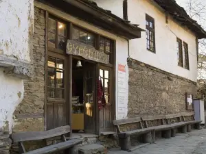 Bazoteva House