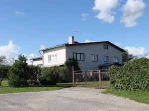 Lepa Guest House