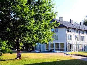 Prie Ąžuolo
