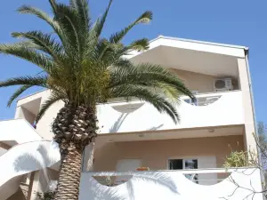 Apartments Nikolina