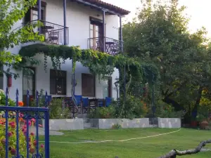 Mirsini Apartments