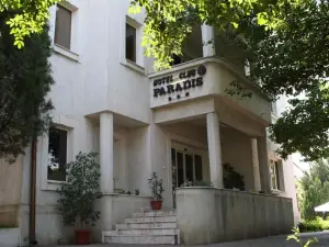 Hotel Paradis