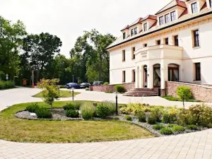 Hradná stráž Hotel&Apartments s privátnym Wellness