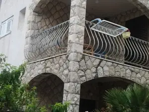 Apartments Vini and Ivana