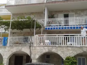 Apartments Lončarević