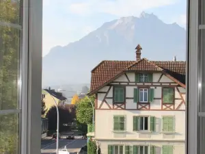 祖姆克雷茲酒店