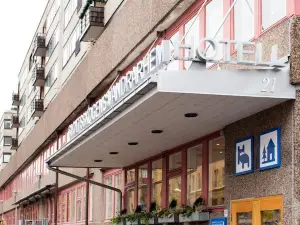 Slottsskogens Hostel