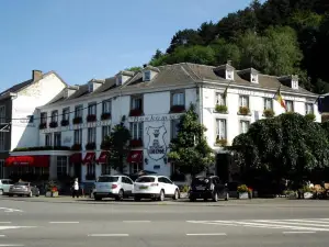 Royal Hotel-Restaurant Bonhomme