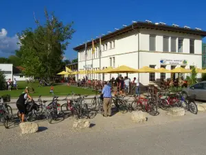 Swiss Hostel Lago Lodge