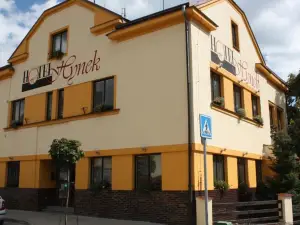 Hotel Hynek