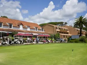 瓦勒斯科納佳地高爾夫酒店