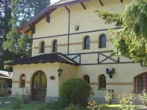 波斯塔德爾卡姿圖酒店