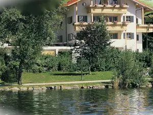 Gästehaus Guggomos "Hopfen am See"
