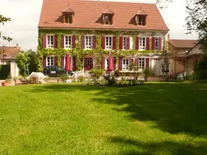 Chambres d'hôtes et Roulotte Au Bonheur du Parc