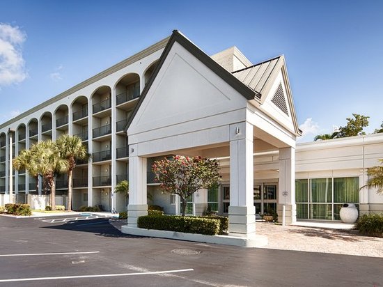 BEST WESTERN PLUS Windsor Inn(温莎贝斯特韦斯特优质酒店)