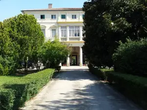 Villa Carrer