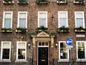 Houndgate Townhouse