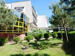 Hotel Echo