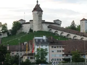 費登哈特背包客旅館