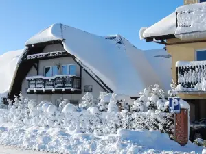 Zajazd I Restauracja "Myśliwskie Zacisze"