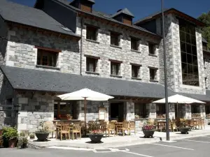 Complejo Turístico Bielsa Hotel y Camping