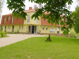 Landhotel Am Peetscher See