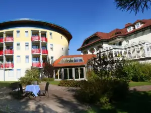 Hotel & Kurpension Weiss