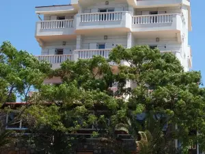 Hotel R
