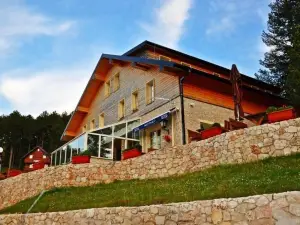 Hotel Snjezna Kuca - Nature Park of Bosnia Herzegovina