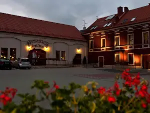 A' Propos Hotel, Restauracja, Club