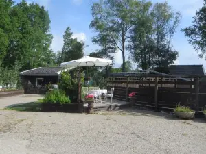 The Black Horse B&B & More