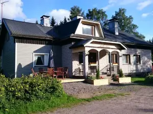 Metsäniityn Tuvat