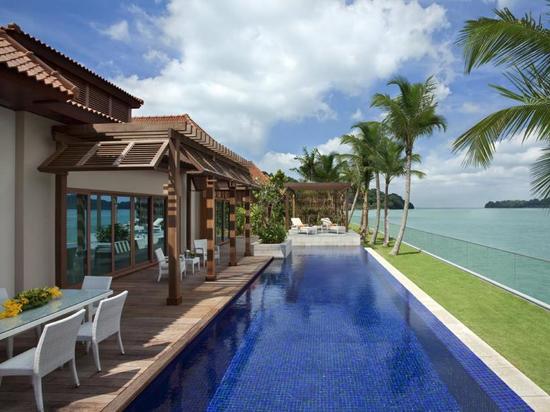 resorts world sentosa – beach villas singapore