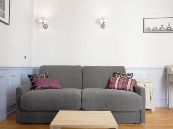 【携程攻略】巴黎BENLUX LOUVRE免税店购