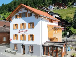 Boardercamp Laax - Swiss Mountain Hostel