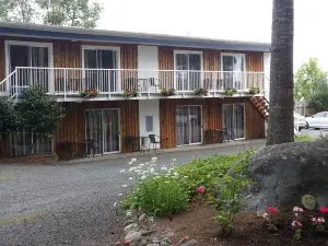 Edgewater Motel