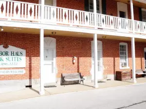 Harbor Haus Inn & Suites