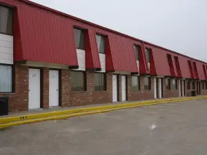 Canway Inn & Suites