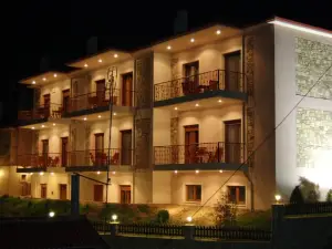 Menelais Guest House - Menelais Apartments
